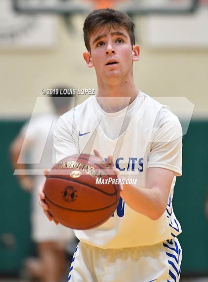 Thumbnail 3 in Liberty vs. Windward (Classic at Damien) photogallery.
