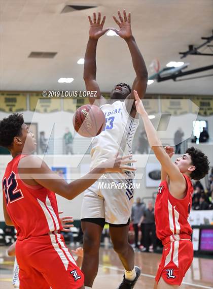 Thumbnail 3 in Liberty vs. Windward (Classic at Damien) photogallery.