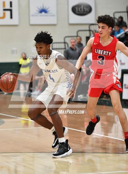 Thumbnail 3 in Liberty vs. Windward (Classic at Damien) photogallery.