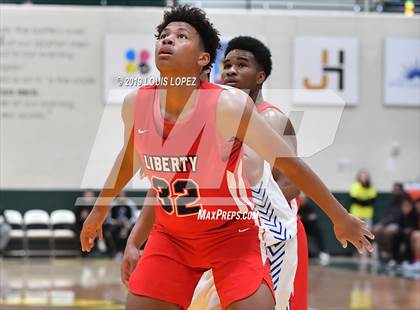 Thumbnail 2 in Liberty vs. Windward (Classic at Damien) photogallery.