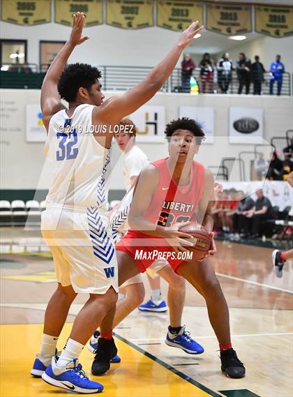 Thumbnail 1 in Liberty vs. Windward (Classic at Damien) photogallery.