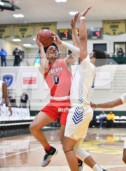 Thumbnail 3 in Liberty vs. Windward (Classic at Damien) photogallery.