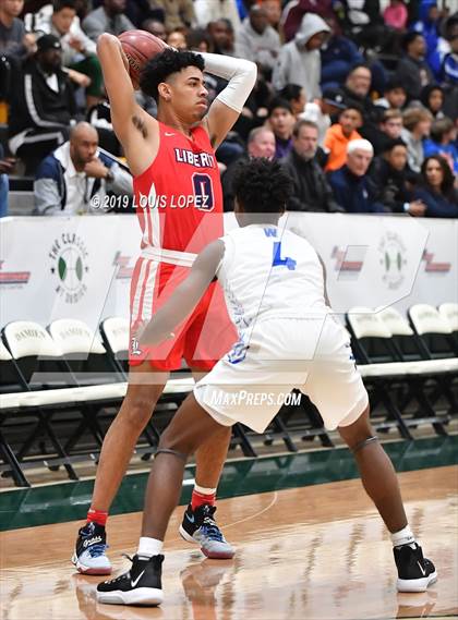Thumbnail 3 in Liberty vs. Windward (Classic at Damien) photogallery.