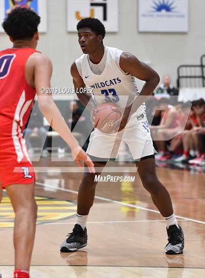 Thumbnail 3 in Liberty vs. Windward (Classic at Damien) photogallery.