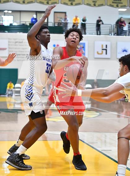 Thumbnail 2 in Liberty vs. Windward (Classic at Damien) photogallery.