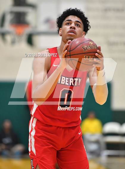 Thumbnail 2 in Liberty vs. Windward (Classic at Damien) photogallery.