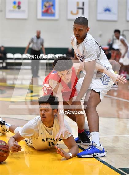 Thumbnail 1 in Liberty vs. Windward (Classic at Damien) photogallery.