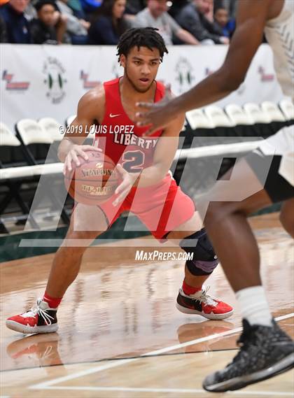 Thumbnail 2 in Liberty vs. Windward (Classic at Damien) photogallery.