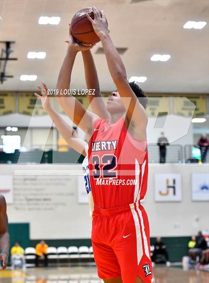 Thumbnail 2 in Liberty vs. Windward (Classic at Damien) photogallery.