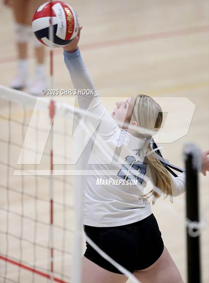 Thumbnail 1 in FR: Mica Mountain @ Canyon del Oro photogallery.