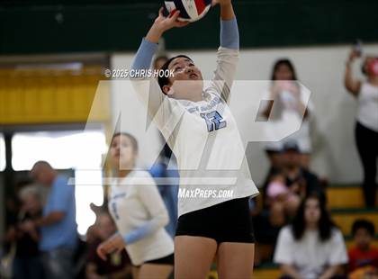 Thumbnail 3 in FR: Mica Mountain @ Canyon del Oro photogallery.