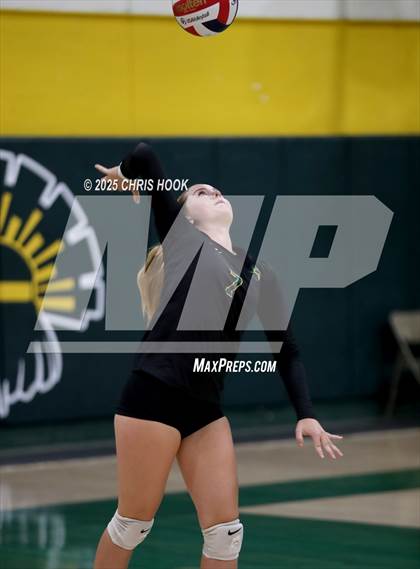 Thumbnail 3 in FR: Mica Mountain @ Canyon del Oro photogallery.