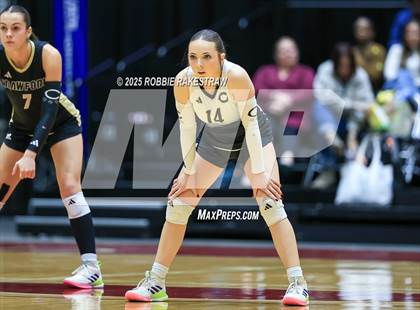 Thumbnail 3 in Iola vs. Crawford (UIL 2A D2 Volleyball Final) photogallery.