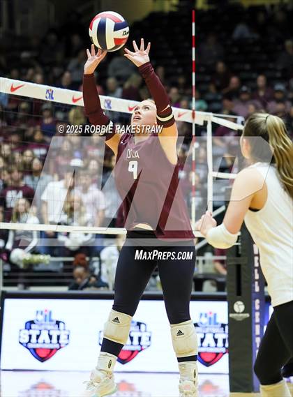 Thumbnail 3 in Iola vs. Crawford (UIL 2A D2 Volleyball Final) photogallery.