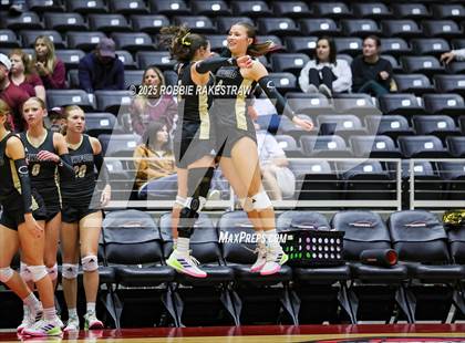 Thumbnail 3 in Iola vs. Crawford (UIL 2A D2 Volleyball Final) photogallery.