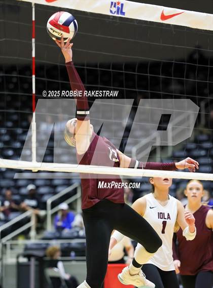 Thumbnail 2 in Iola vs. Crawford (UIL 2A D2 Volleyball Final) photogallery.