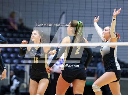 Thumbnail 3 in Iola vs. Crawford (UIL 2A D2 Volleyball Final) photogallery.