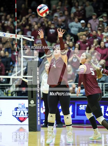 Thumbnail 2 in Iola vs. Crawford (UIL 2A D2 Volleyball Final) photogallery.