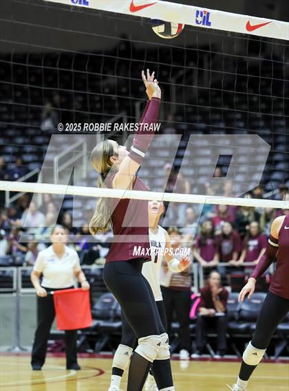 Thumbnail 3 in Iola vs. Crawford (UIL 2A D2 Volleyball Final) photogallery.