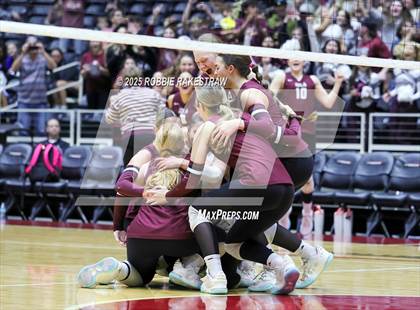 Thumbnail 2 in Iola vs. Crawford (UIL 2A D2 Volleyball Final) photogallery.