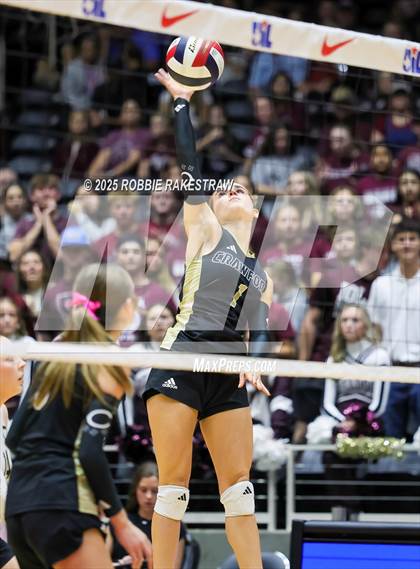 Thumbnail 1 in Iola vs. Crawford (UIL 2A D2 Volleyball Final) photogallery.