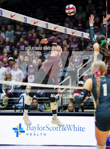 Thumbnail 2 in Iola vs. Crawford (UIL 2A D2 Volleyball Final) photogallery.
