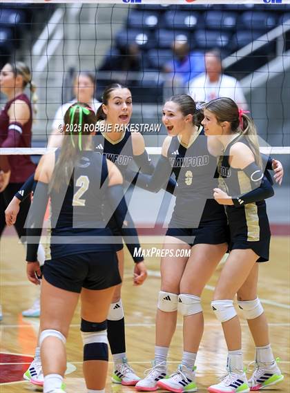 Thumbnail 1 in Iola vs. Crawford (UIL 2A D2 Volleyball Final) photogallery.