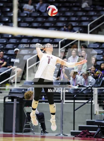 Thumbnail 1 in Iola vs. Crawford (UIL 2A D2 Volleyball Final) photogallery.