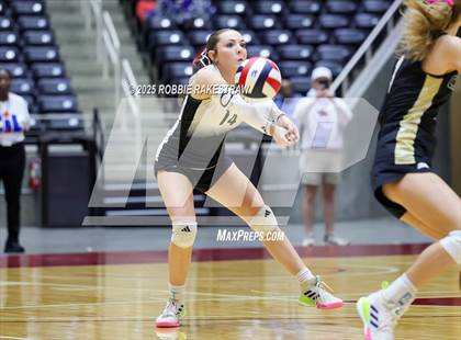 Thumbnail 1 in Iola vs. Crawford (UIL 2A D2 Volleyball Final) photogallery.