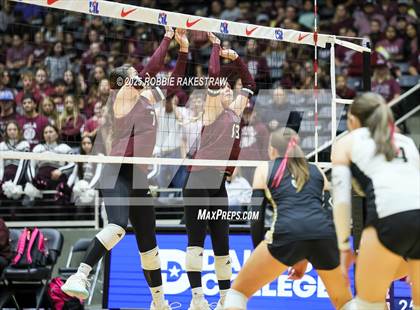 Thumbnail 2 in Iola vs. Crawford (UIL 2A D2 Volleyball Final) photogallery.