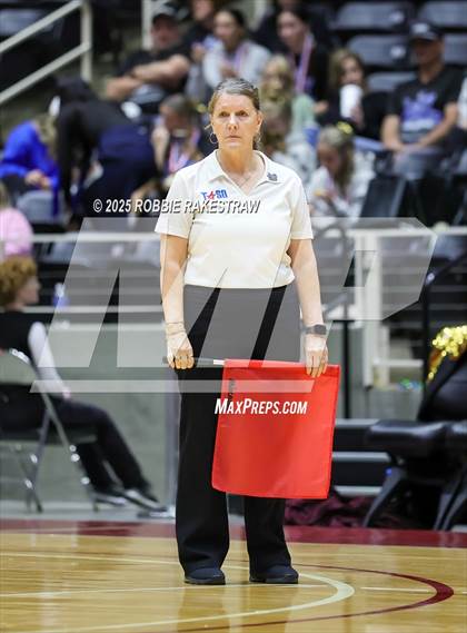 Thumbnail 3 in Iola vs. Crawford (UIL 2A D2 Volleyball Final) photogallery.