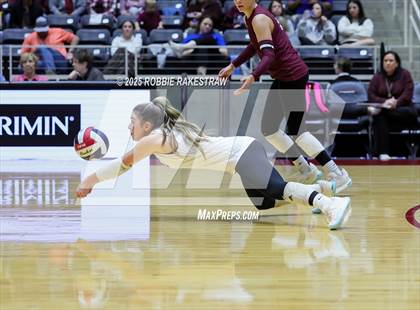 Thumbnail 3 in Iola vs. Crawford (UIL 2A D2 Volleyball Final) photogallery.