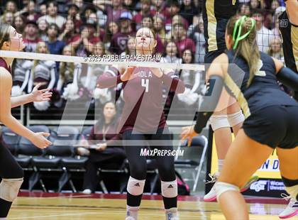Thumbnail 1 in Iola vs. Crawford (UIL 2A D2 Volleyball Final) photogallery.