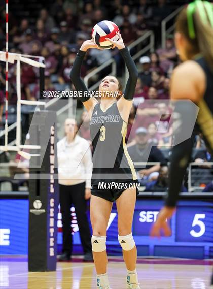 Thumbnail 1 in Iola vs. Crawford (UIL 2A D2 Volleyball Final) photogallery.