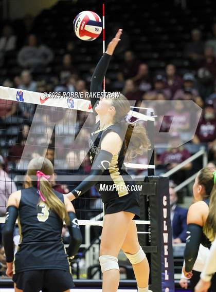 Thumbnail 2 in Iola vs. Crawford (UIL 2A D2 Volleyball Final) photogallery.