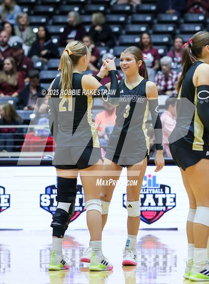 Thumbnail 1 in Iola vs. Crawford (UIL 2A D2 Volleyball Final) photogallery.