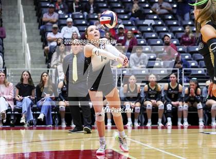 Thumbnail 2 in Iola vs. Crawford (UIL 2A D2 Volleyball Final) photogallery.