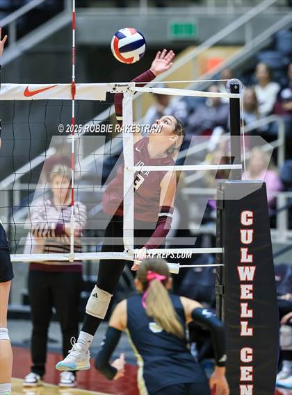 Thumbnail 2 in Iola vs. Crawford (UIL 2A D2 Volleyball Final) photogallery.