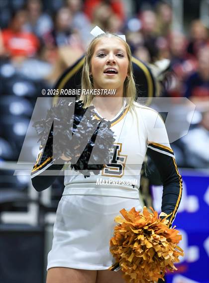 Thumbnail 3 in Iola vs. Crawford (UIL 2A D2 Volleyball Final) photogallery.