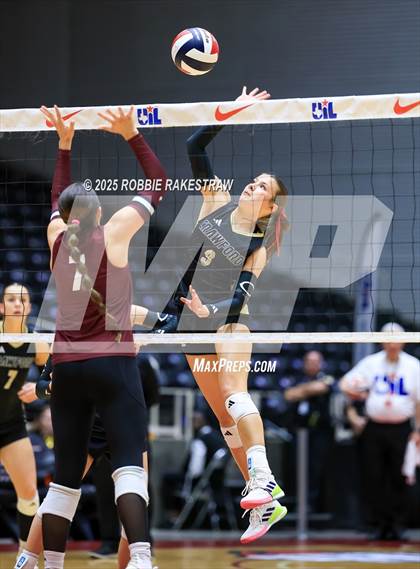 Thumbnail 1 in Iola vs. Crawford (UIL 2A D2 Volleyball Final) photogallery.