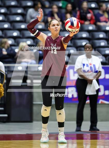 Thumbnail 2 in Iola vs. Crawford (UIL 2A D2 Volleyball Final) photogallery.