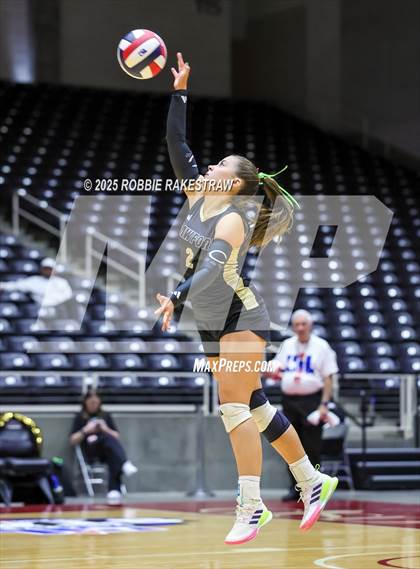 Thumbnail 1 in Iola vs. Crawford (UIL 2A D2 Volleyball Final) photogallery.