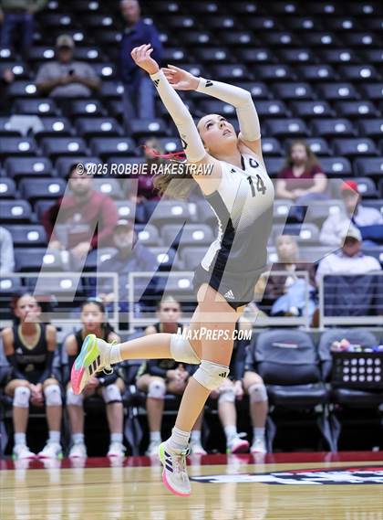Thumbnail 3 in Iola vs. Crawford (UIL 2A D2 Volleyball Final) photogallery.
