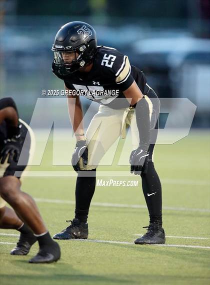 Thumbnail 2 in Granbury vs Fossil Ridge photogallery.