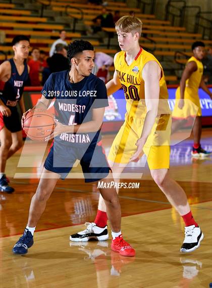 Thumbnail 3 in Modesto Christian vs. Oak Hill Academy (Nike Extravaganza) photogallery.