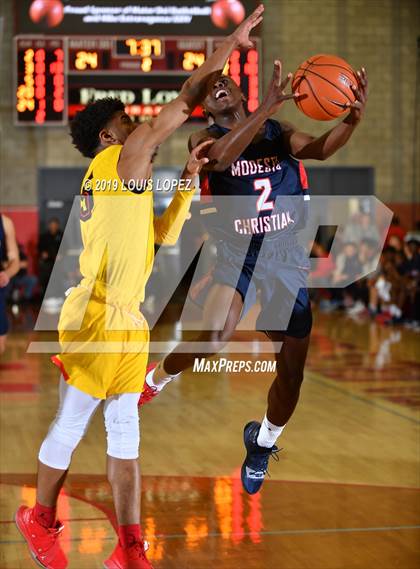 Thumbnail 1 in Modesto Christian vs. Oak Hill Academy (Nike Extravaganza) photogallery.
