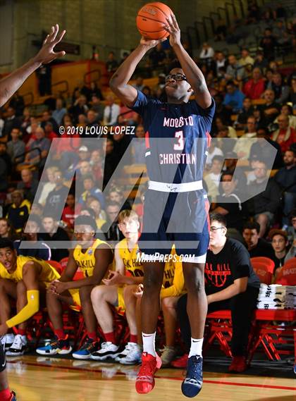 Thumbnail 3 in Modesto Christian vs. Oak Hill Academy (Nike Extravaganza) photogallery.