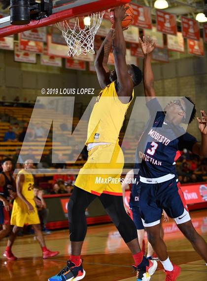 Thumbnail 2 in Modesto Christian vs. Oak Hill Academy (Nike Extravaganza) photogallery.