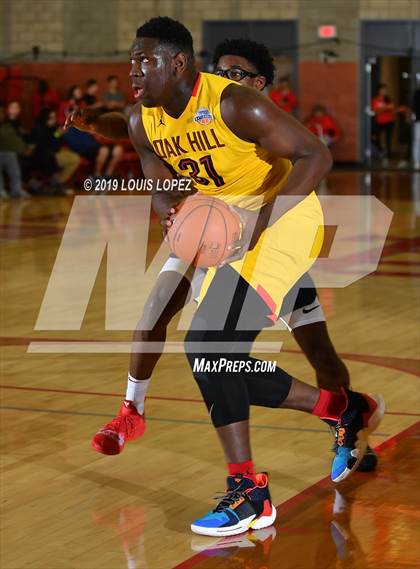 Thumbnail 1 in Modesto Christian vs. Oak Hill Academy (Nike Extravaganza) photogallery.