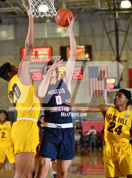 Thumbnail 1 in Modesto Christian vs. Oak Hill Academy (Nike Extravaganza) photogallery.